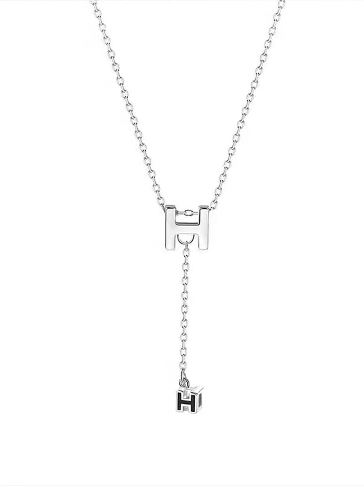 Autumn and Winter Sweater Chain H Letter Necklace for Women, Light Luxury Niche Design, 2025 New Trendy Clavicle Chain Accessory