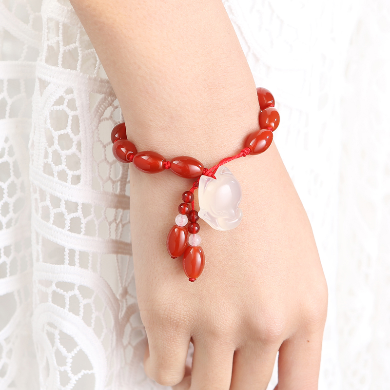 Pure jewelry, white jade fox, red agate hand, lucky peach blossom bracelet, cute natal year accessories, all-match atmosphere