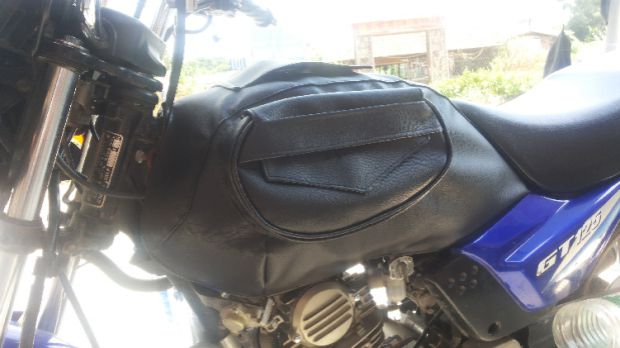 Yamaha Sky Sword YBR125 Cool Cool Kem chống nắng Tank Cover Chống nước Vỏ đa năng Knight Pack - Xe máy Rider thiết bị băng đai bảo vệ đầu gối