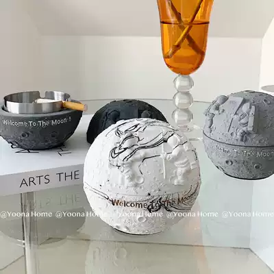 Yoona Home Nordic ins universe moon ashtray design household ornaments living room astronaut ashtray