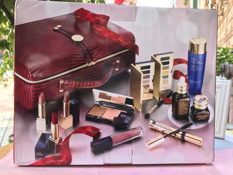 Mỹ truy cập mua chính hãng Estee Lauder 17 năm của Giáng Sinh trang điểm hộp quà tặng phiên bản giới hạn trang điểm bộ váy chì mày innisfree