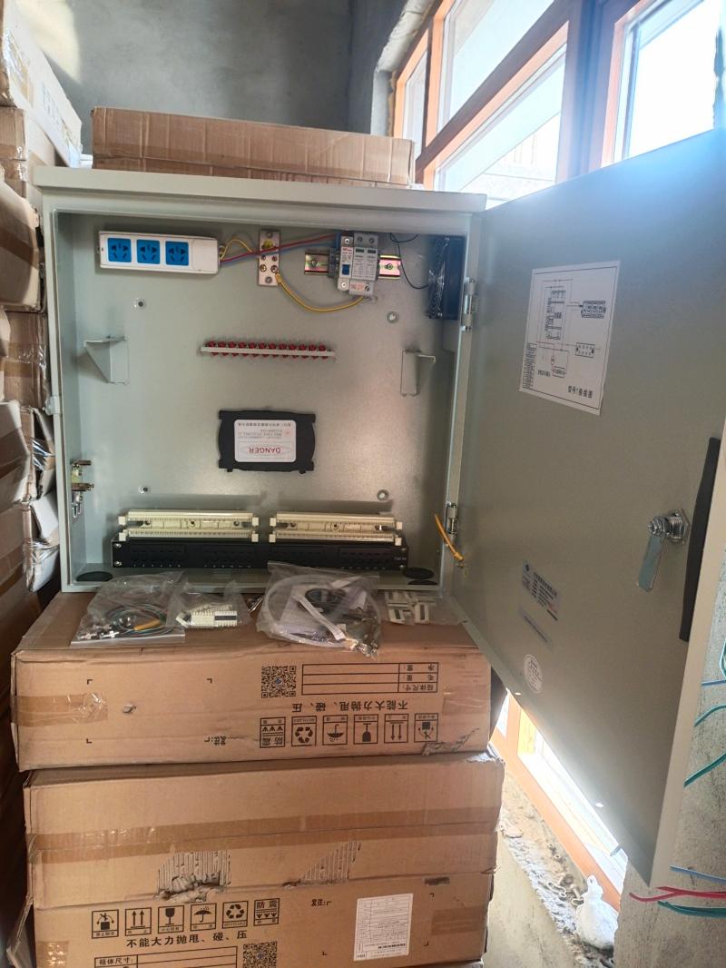 Outdoor Waterproof Equipment onu box with 600 * 600 wall hanging network switch contains thermostat system