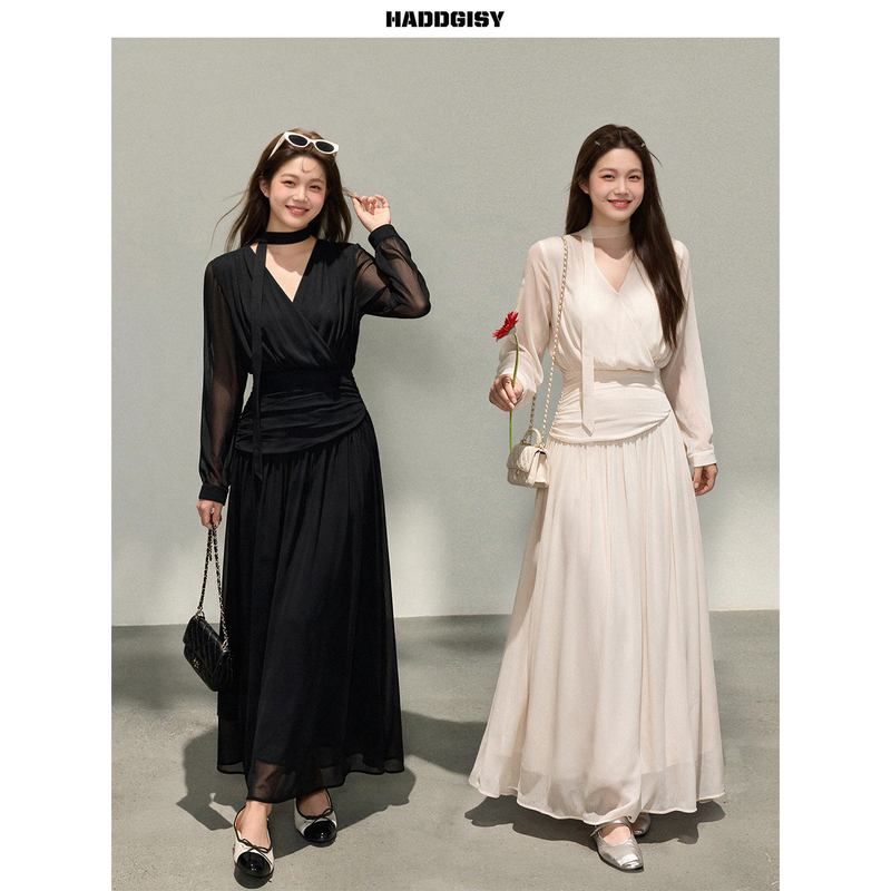 Zeng Xiaoxian Plus-Size Women's Clothing for Slightly Chubby Girls, Black V-Neck Dress, Autumn Season, Halter Neck, Waist-Cinching, Long Dress Zeng Xiaoxian Plus-Size Women's Clothing for Slightly Chubby Girls, Black V-Neck Dress, Autumn Season, Halter Neck, Waist-Cinching, Long Dress