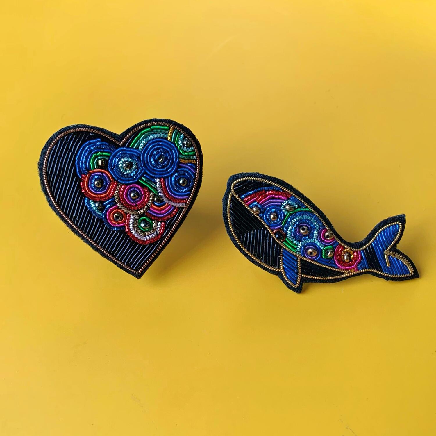 New imported hand-embroidered ALICE STUDIO beaded love whale brooch accessories badge accessories ocean