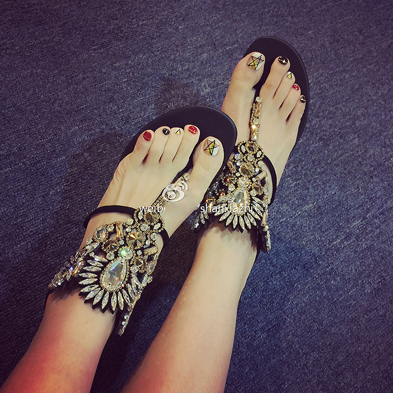 Leather 2018 new summer women's shoes European handmade flat with rhinestone sandals pinch flat bottom Rome toe sandals and slippers