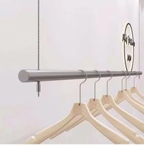 Magasins de vêtements Acier inoxydable Hanger Suspended Ceiling Hanging Show Shelf Side Hanging Brief À propos des femmes Vêtements Pendaison Clothes Pôle datelier