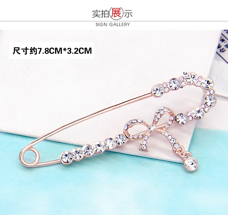 Phiên bản Hàn Quốc của chiếc trâm cài áo nữ mùa thu và áo len mùa đông áo len cổ lọ lớn ghim cài áo vest nam