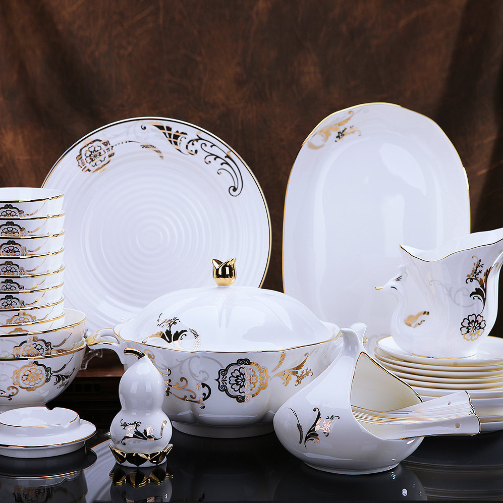 Jinqiu Hang Jingdezhen Ceramics with a 52 - skull porcelain tableware set with dish disc gift