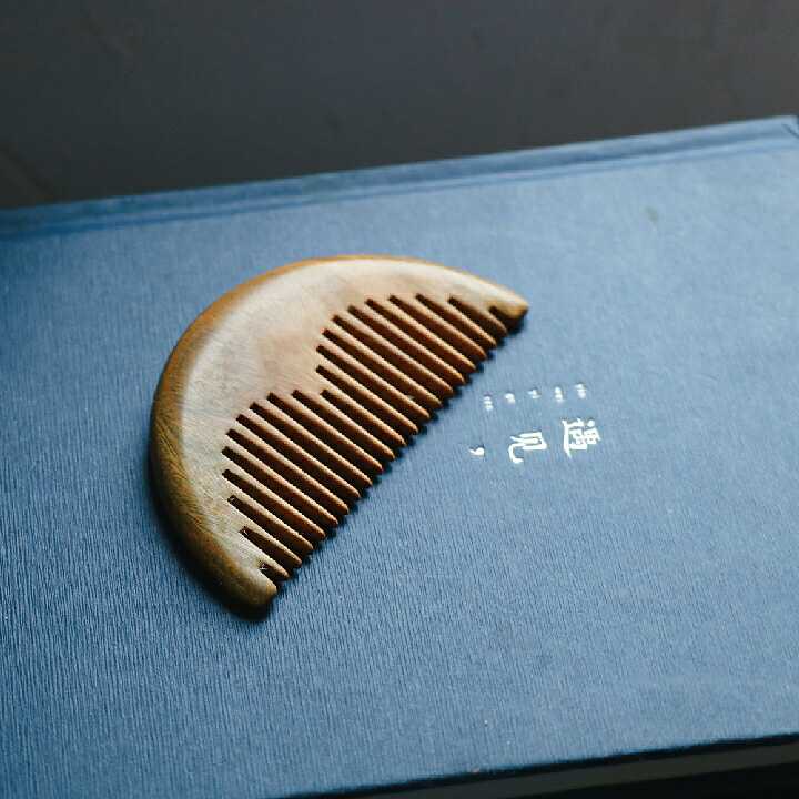 Meet Goodbye Xiaoyue Comb Green Sandalwood Portable and Free Lettering Small and Delicate Cute Comb
