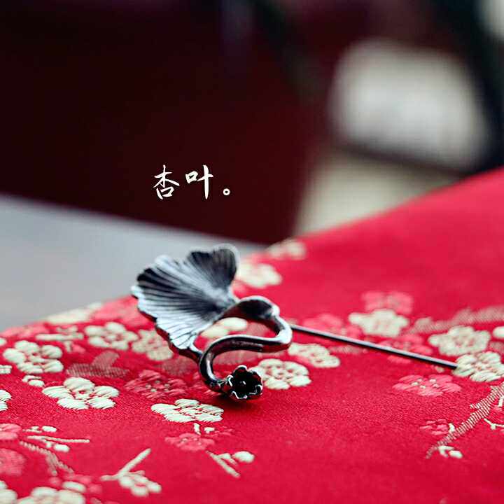 Ginkgo biloba Thai silver antique simple men's and women's brooch corsage Sweater Scarf pin shawl buckle
