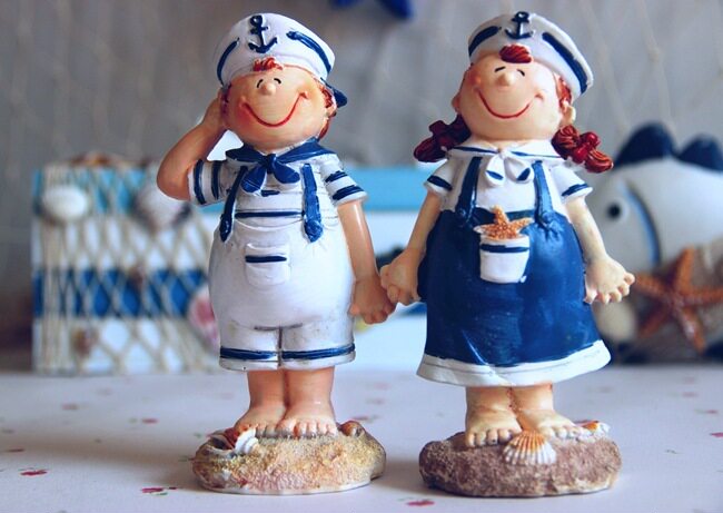 Mediterranean Wind Ceramics Cute Pendulum Wedding Gifts Wedding Gifts Creative Resin Navy Couple Dolls Home Accessories Swing Accessories
