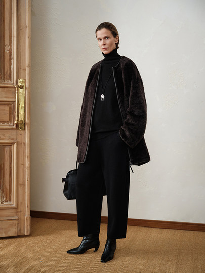 MSBEAST light and warm and simple leather trim R0W micro cocoon silhouette Spanish Xingman fur integrated | Tokyo Obsidian