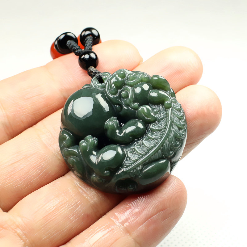 Hetian jade Pixiu pendant genuine Xinjiang Hetian sapphire lucky Piqiu necklace men and women jade jade pendant jade pendant
