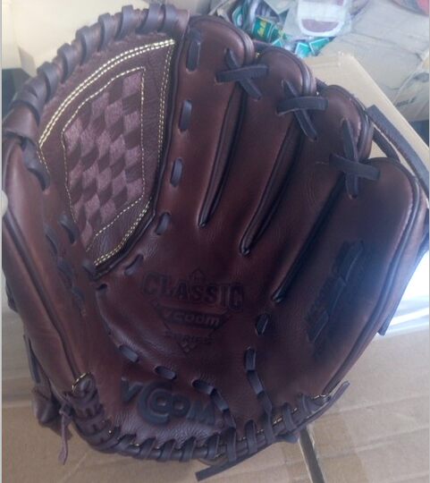 The same 2019 new imported cowhide baseball gloves, for pitchers and infields, 11-12.5 inches,