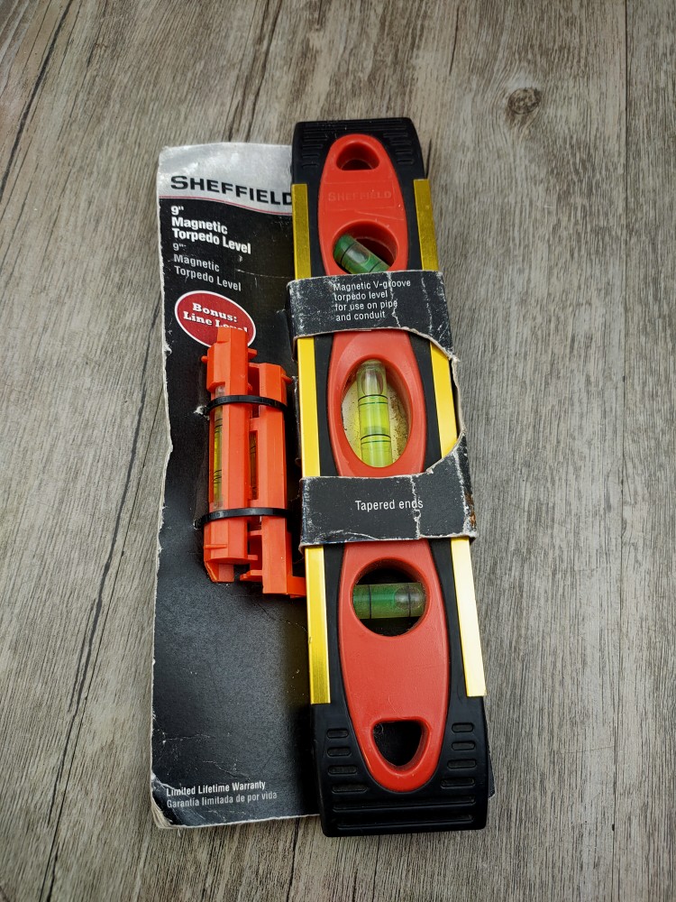 The horizontal ruler is 9 inches in size.