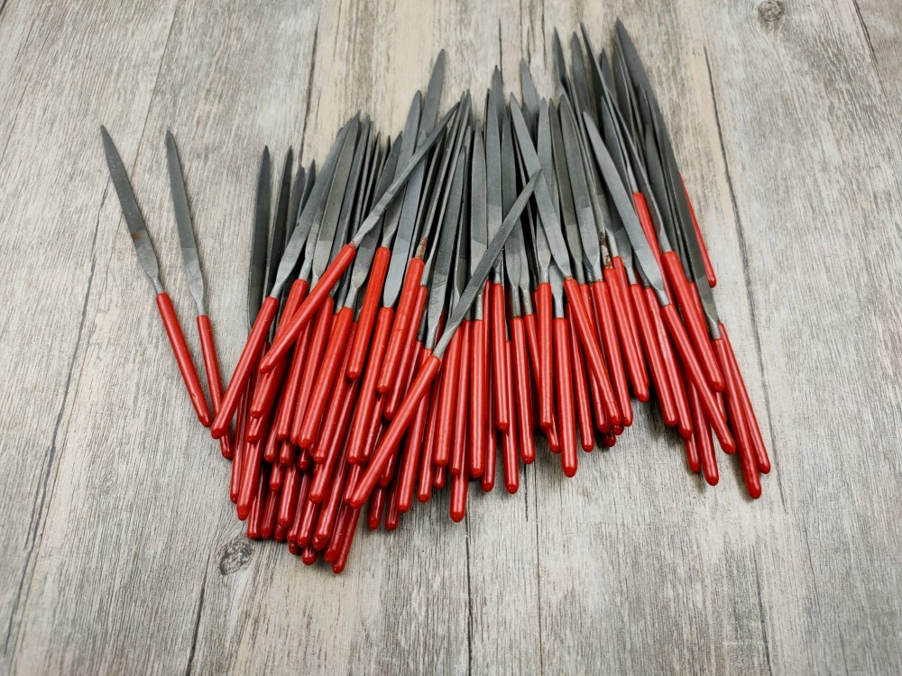 Mini-small filing with a small filing.