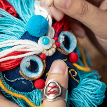 Wangs hand creation embroidery handmade diy material bag self-embroidered gold bag gift fun fabric oblique cross bag chest bag Dragon