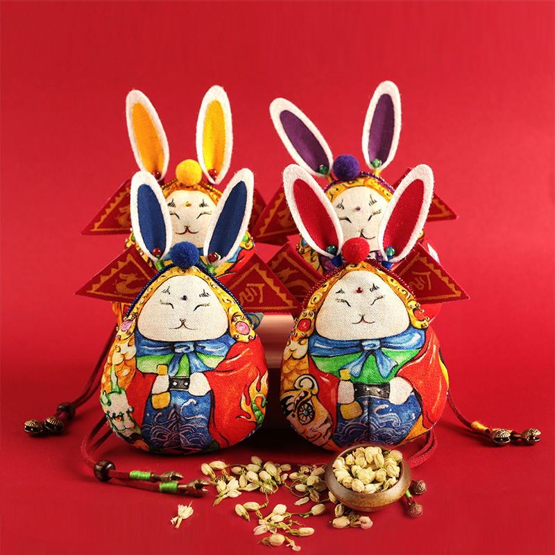Wang's hand creates Rabbit Master sachet hand embroidery Chinese style gift Old Beijing original car pendant Rabbit Master ornament