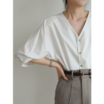 SS STUDIO early autumn white shirt female design sense minority commuter V collar seven points lantern sleeve chic top