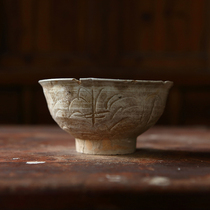 Fragments of carved stem bowls from the Hutian kiln in the Song Dynasty gold repairs and repairs of broken porcelain ancient porcelain specimens for learning