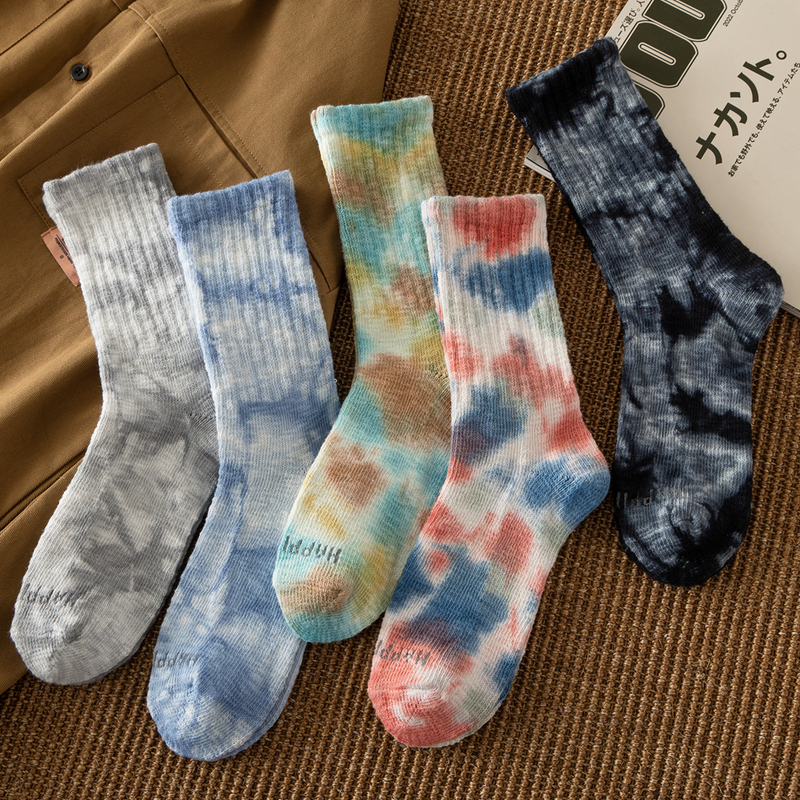 Tie-Dye Socks for Men and Women, Thick Winter Colorful Mid-Calf Trendy Personality Sports Youth Long Socks, American Style High-Waisted