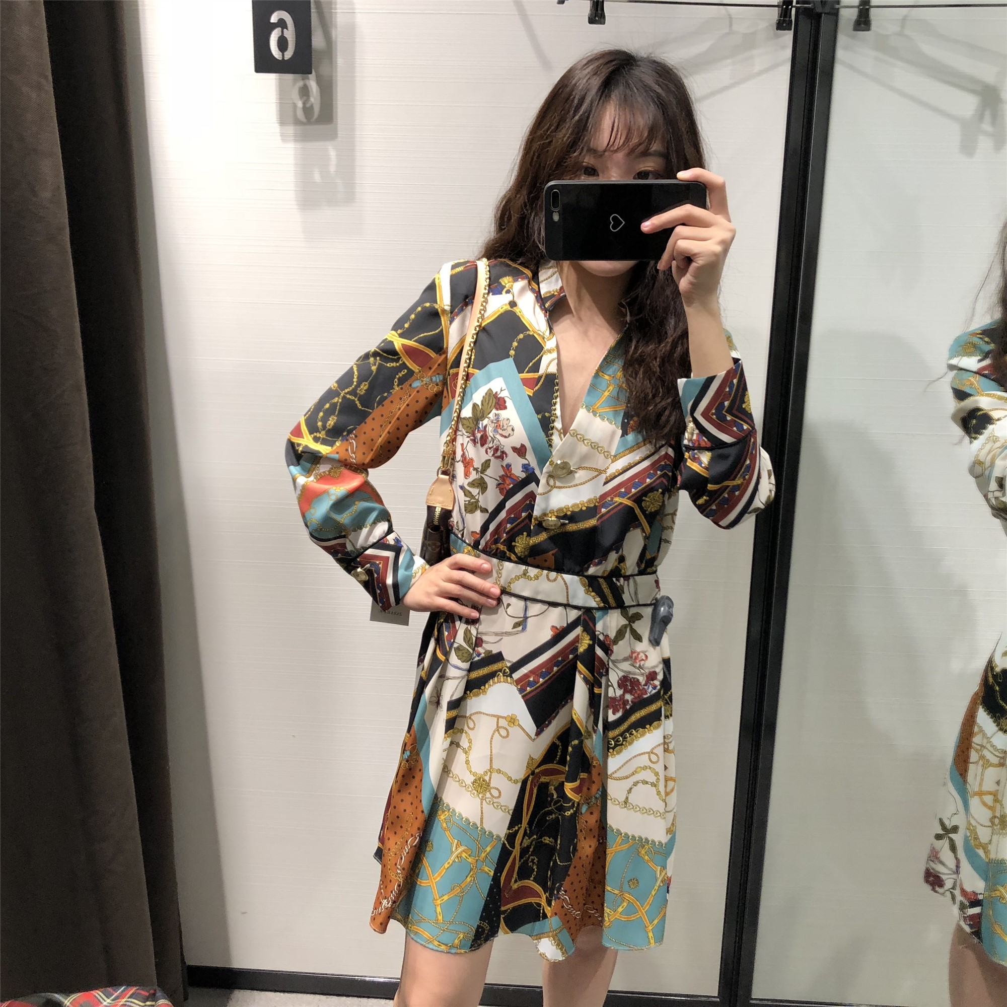 Dudu Châu Âu và Mỹ 2018 mùa thu và mùa đông mới chuỗi in chắp vá váy ngắn 08484116330 váy babydoll