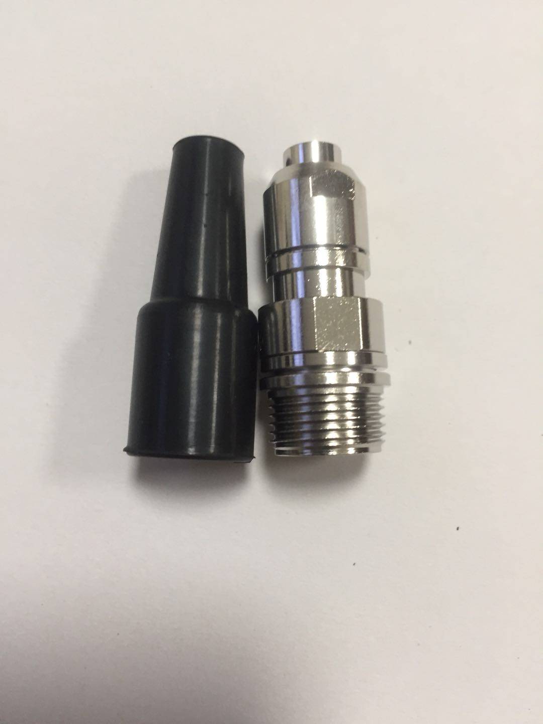 Spot Multi-rule see Japanese original imported TMW round connector connector R01-06J9-8F