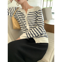 Pumen XUS soft glutinous cloud sense wool striped V-collar Joker slim slim base knit jacket women