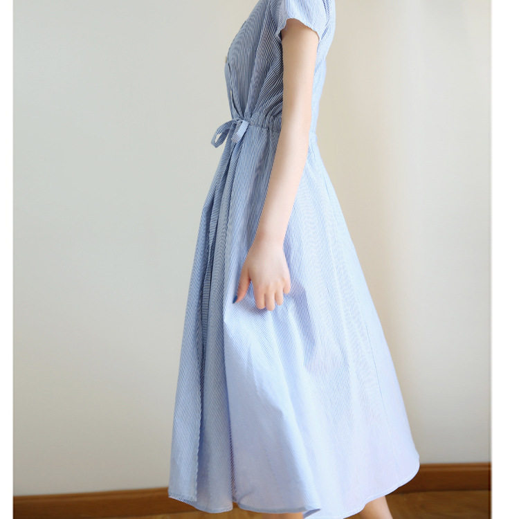 Mouth Micha new medium and long version of short sleeves waist long version of small man thin blue and white stripes v-neck dress women