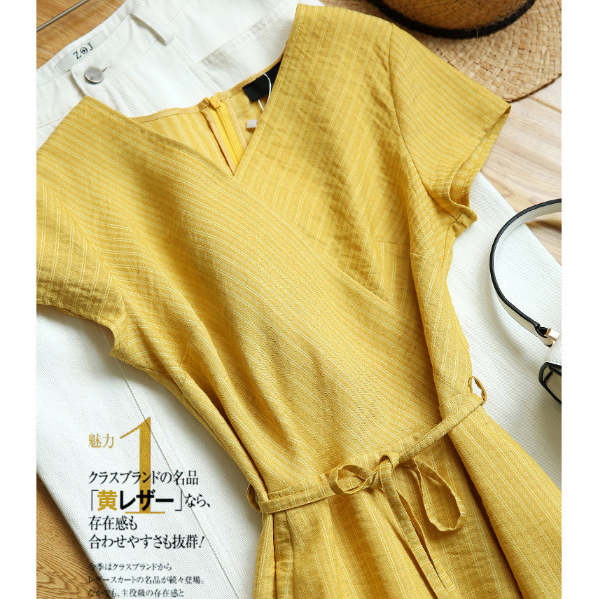Clean Air type ~ gentle and bright ~ small man medium and long version waist slim striped vneck dress