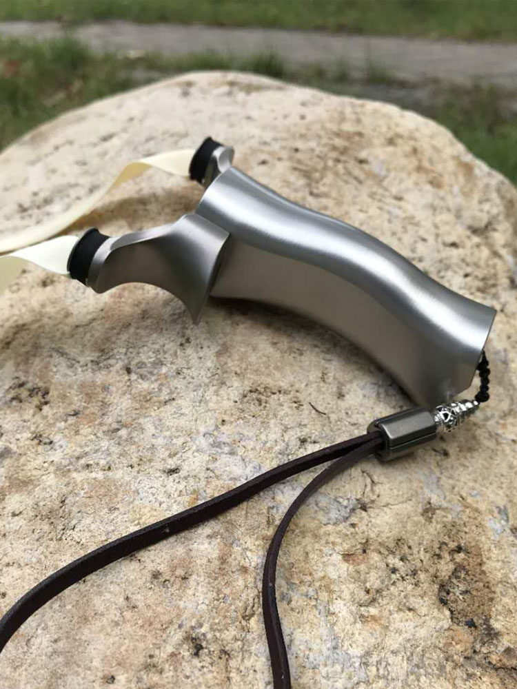 Lock Phoenix 8X slingshot titanium alloy aviation aluminum flying tiger round head small bow door Huai brace Tiangang free tie flat leather bow