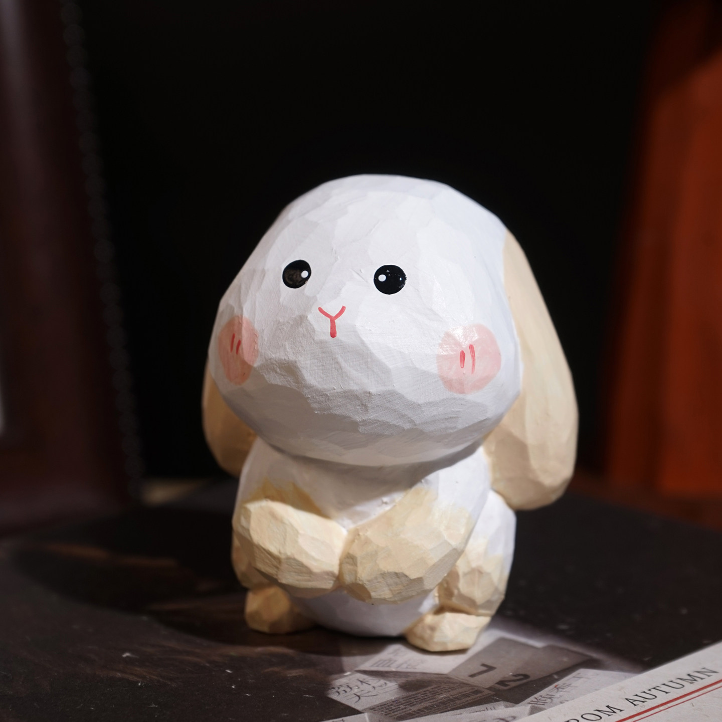 「ラッキー・リトル・ラビット」手作り木彫りオーナメント、かわいい漫画スタイル、クリエイティブな干支うさぎの誕生日プレゼント