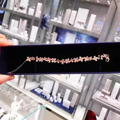 Swarovski romantic crystal flower rose gold hand female bracelet to give girlfriend Lady high-end gift