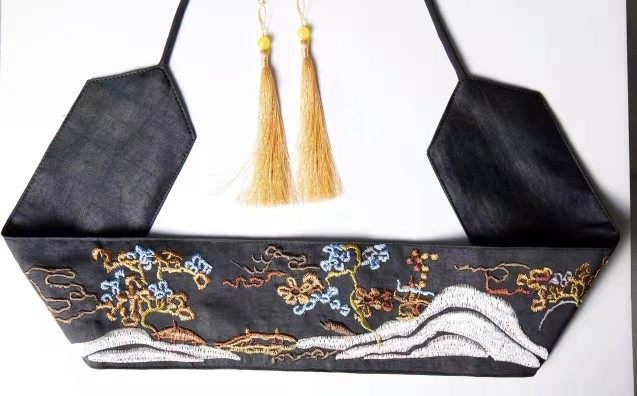 T embroidered tortoise crack girdle length 230 middle width 8 cm length 67