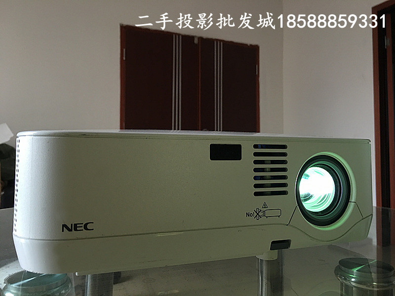 Used NEC projector NP 400 HD HLLD Lumens Business Office Education Karaoke