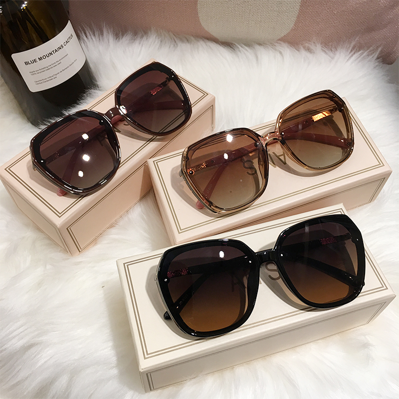 Women's sunglasses UV protection Korean version sunglasses 2020 new fashion round face slim elegant big brand glasses