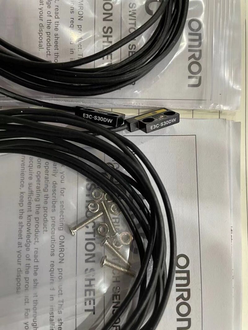 Japan's original OMRON sensor close to switch E3C-S30DW special price haircut