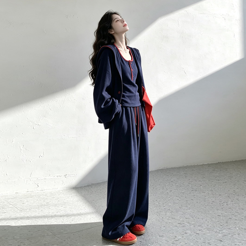 Early Autumn Relaxed Style Two-Piece Casual Sports Set for Women, Age-Reducing Cardigan Vest Top and Wide-Leg Pants Early Autumn Relaxed Style Two-Piece Casual Sports Set for Women, Age-Reducing Cardigan Vest Top and Wide-Leg Pants