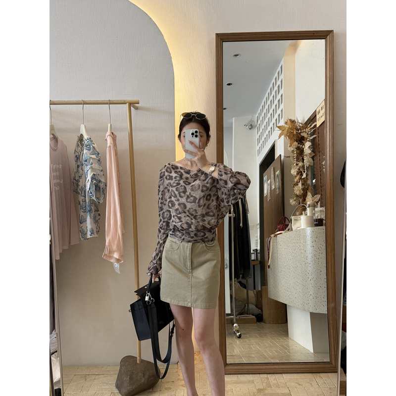 4.16Hk7027 Summer Leopard Print Stylish Versatile Slim Fit Tie-Up Casual Loose Base Shirt Top for Women
