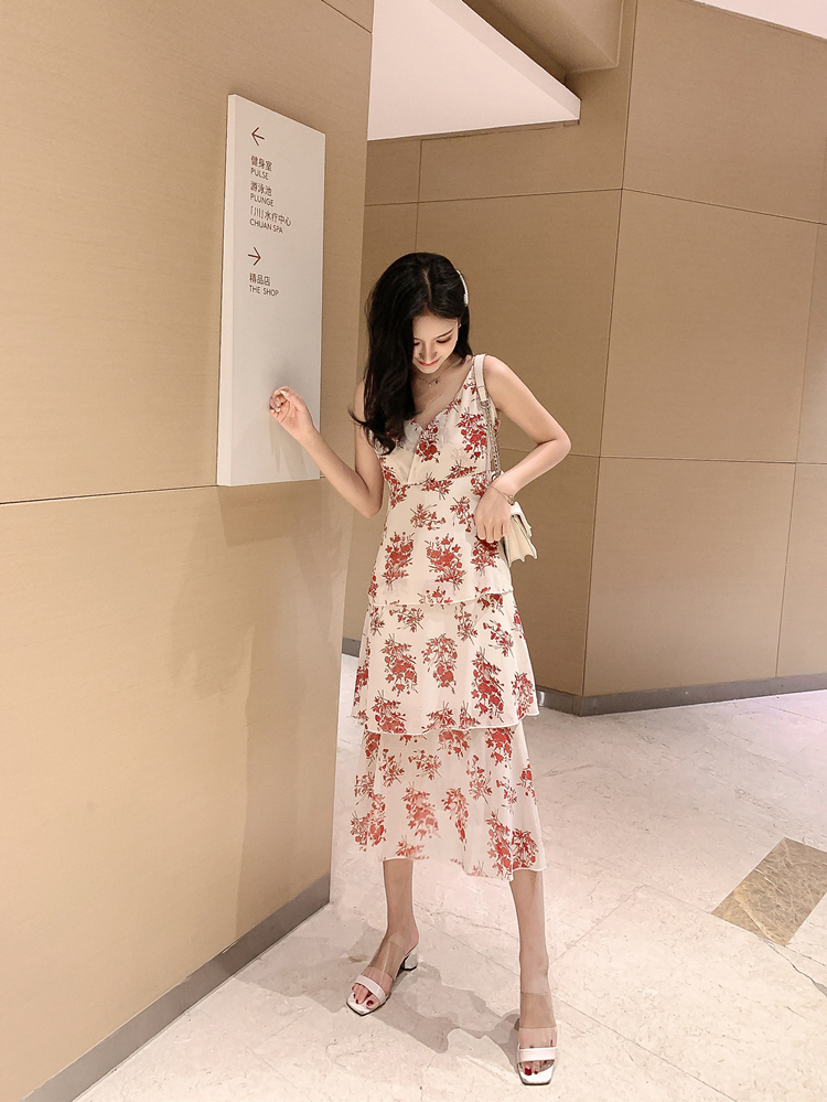 VK旗艦店 韓國風名媛氣質碎花吊帶蛋糕裙雪紡無袖洋裝