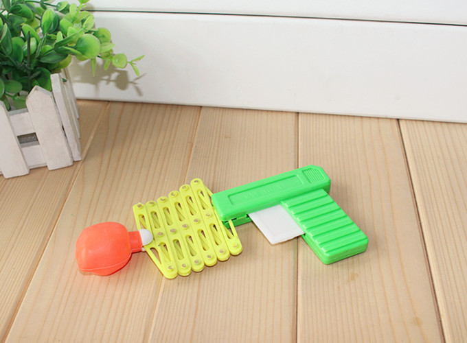 Children whole people to blame toys Magic Magic Elastic Telescopic Fist Gun Kid Toy 80 Back Childhood Nostalgia Classic