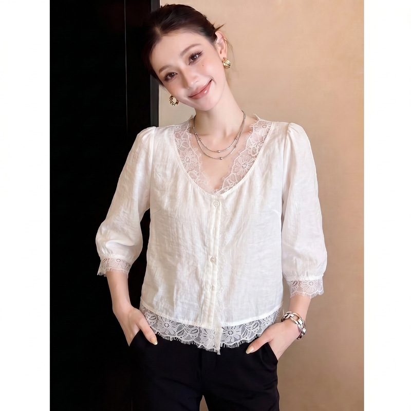 Gentle Style Lace Patchwork V-Neck Blouse with Pearl Buttons on the Placket, Lace Trim on the Cuffs and Hem, and Puff Sleeves, White Top