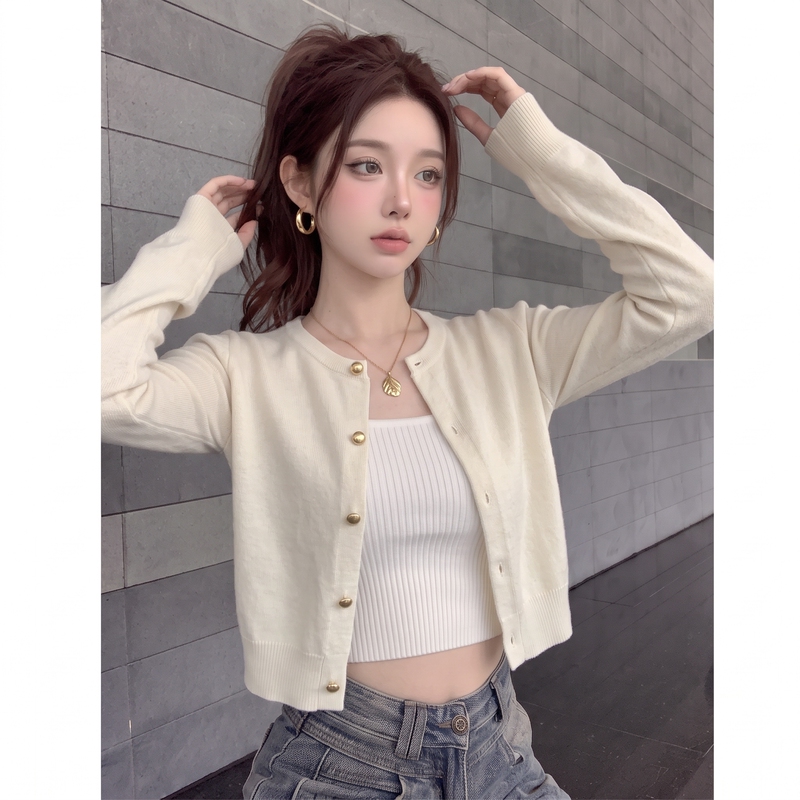 Korean Style Simple and Gentle Elegant Knitted Cardigan for Women, Autumn Round Neck Metal Buckle Short Versatile Long-Sleeved Jacket Z Korean Style Simple and Gentle Elegant Knitted Cardigan for Women, Autumn Round Neck Metal Buckle Short Versatile Long-Sleeved Jacket Z