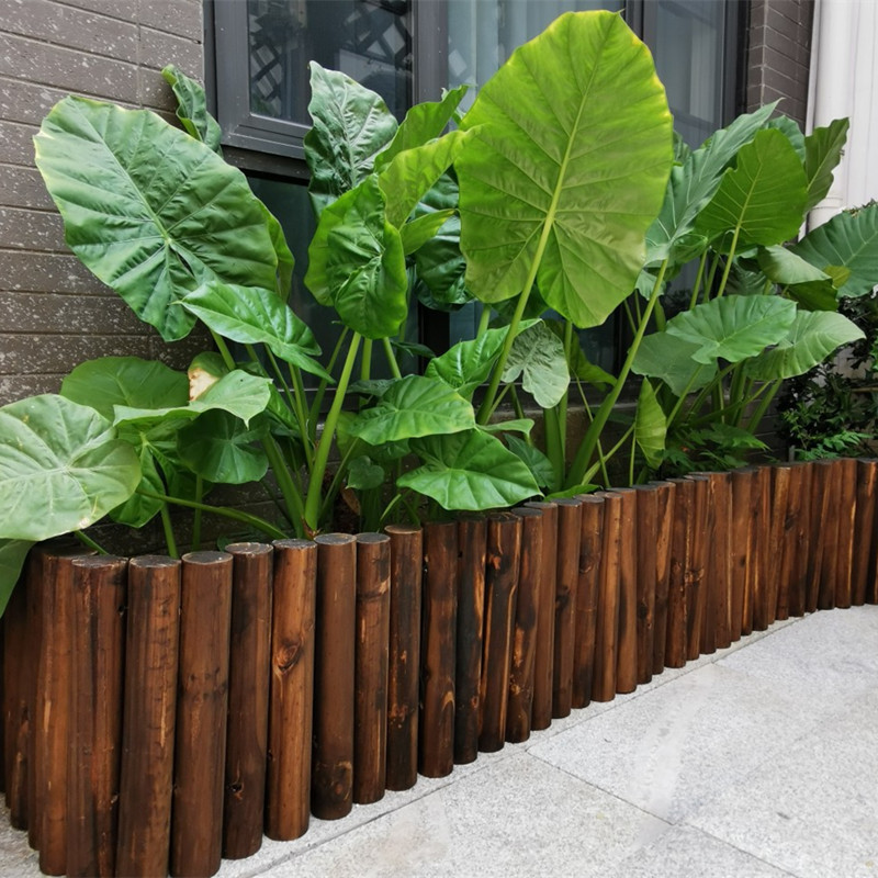 Outdoor anti-corrosion wooden fence fence balcony garden flower bed decoration carbonized wood pile fence solid wood fence