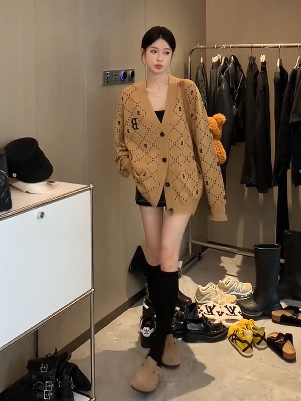 Letter Print Knitted Cardigan for Women, Autumn Wear, B Letter Sweater for Women, 2025 New Style, Loose Full-Print Jacket