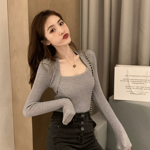 Красный трикотажный демисезонный сексуальный свитер, облегающий крой