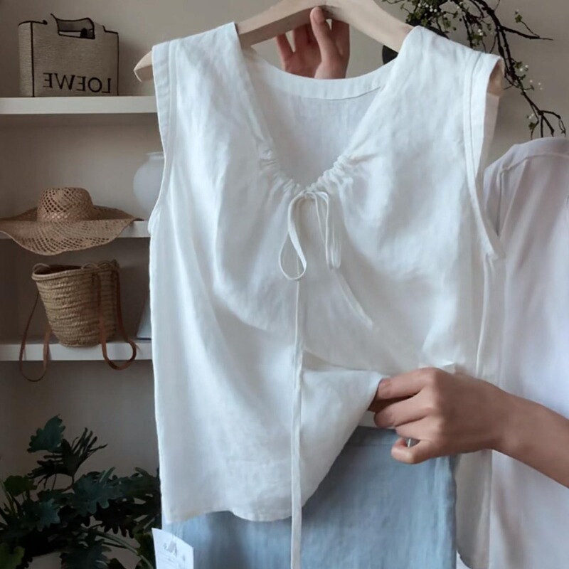 White Stylish V-Neck Tie Sleeveless Vest for Women, 2026 Summer, Elegant and Fashionable, Thin and Loose Top White Stylish V-Neck Tie Sleeveless Vest for Women, 2026 Summer, Elegant and Fashionable, Thin and Loose Top