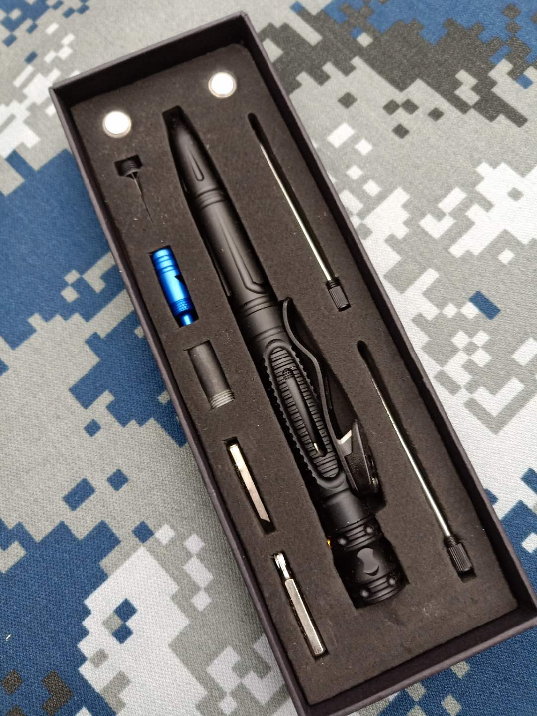 Aviation aluminum multi-function tactical defense pen outdoor military fan survival pen self-defense pen defense supplies tactical pen