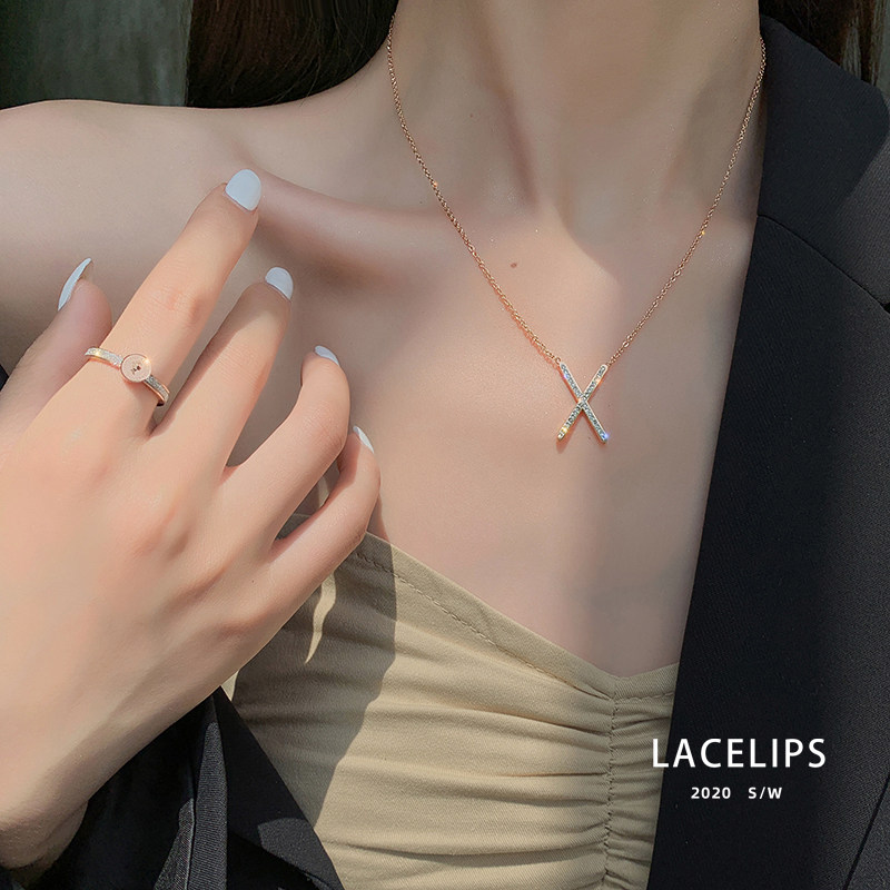 LACELIPS X cross necklace Female niche design sense fashion net red ins cold wind clavicle chain short necklace