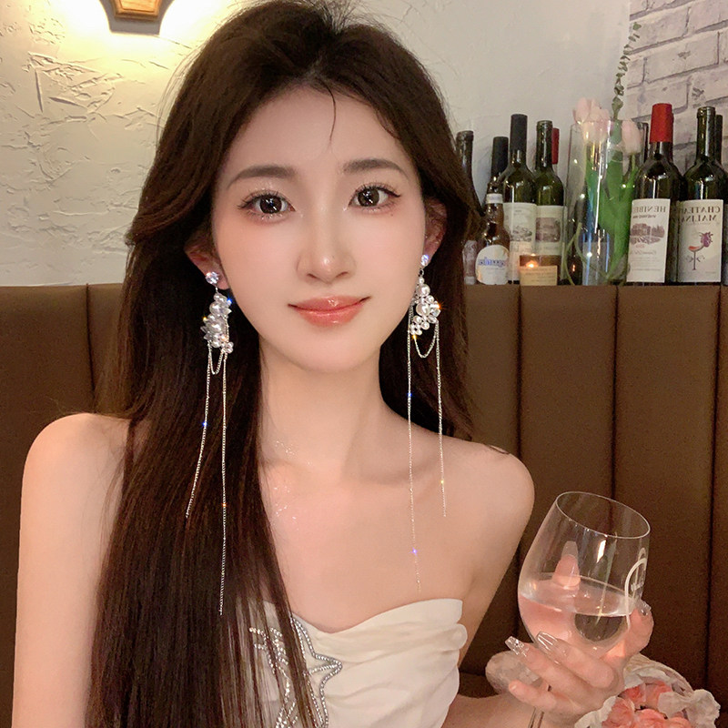 Ultra-long exaggerated pearl atmospheric tassel earrings women's 2023 new trendy high-end light luxury niche heavy industry earrings